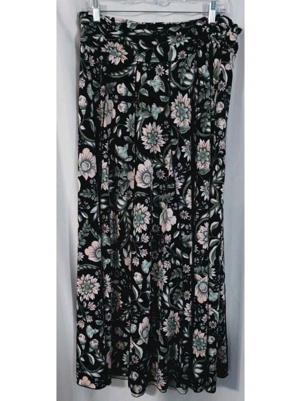EST. 1946 Womens Maxi Skirt Size 14 / 16W Black Floral Elastic Waist Length 37"